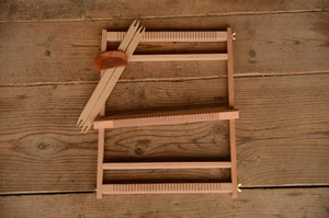 Wooden Weaving Frame Loom – 45×36 cm Beech Wood | Easy Assembly | 2 Shuttles + 2 Combs Included | Tapestry & Frame Weaving