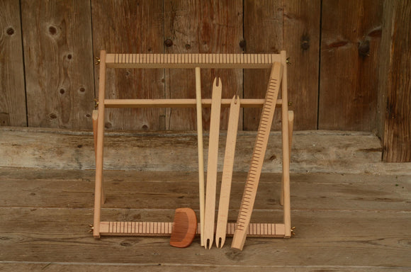 Large Wooden Weaving Frame Loom – 40×40 cm Beech Wood | Use Standing or Flat | Easy Assembly | 2 Shuttles + Comb Included