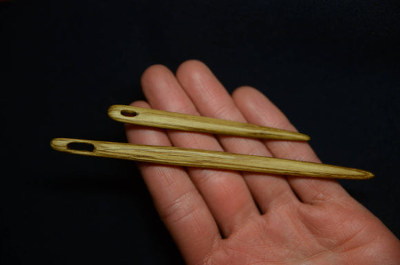 Oaken Nalbinding Needles, Set of 2 needles, Handcarved needle, Oak wood, Nålebinding, Naalbinding needle,  Medieval art, Viking craft